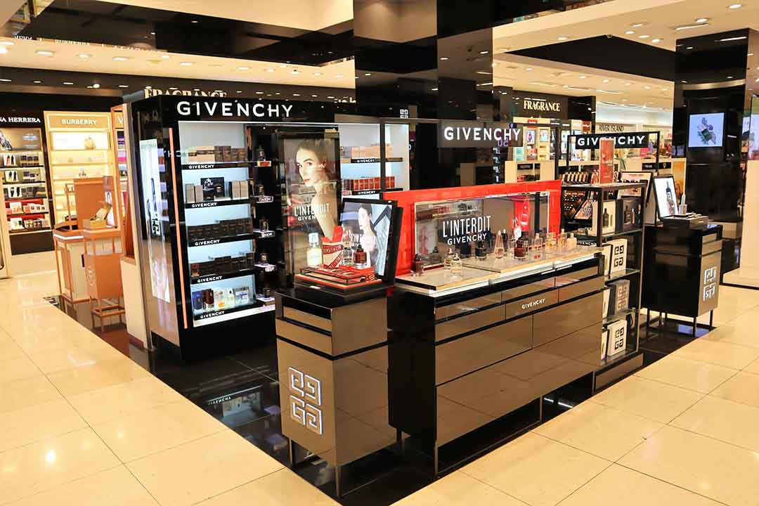 The Best Mounting Techniques For Heavy-Duty Corporate Signs